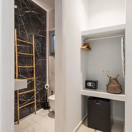 ホテル Riviere Paros ナウサ